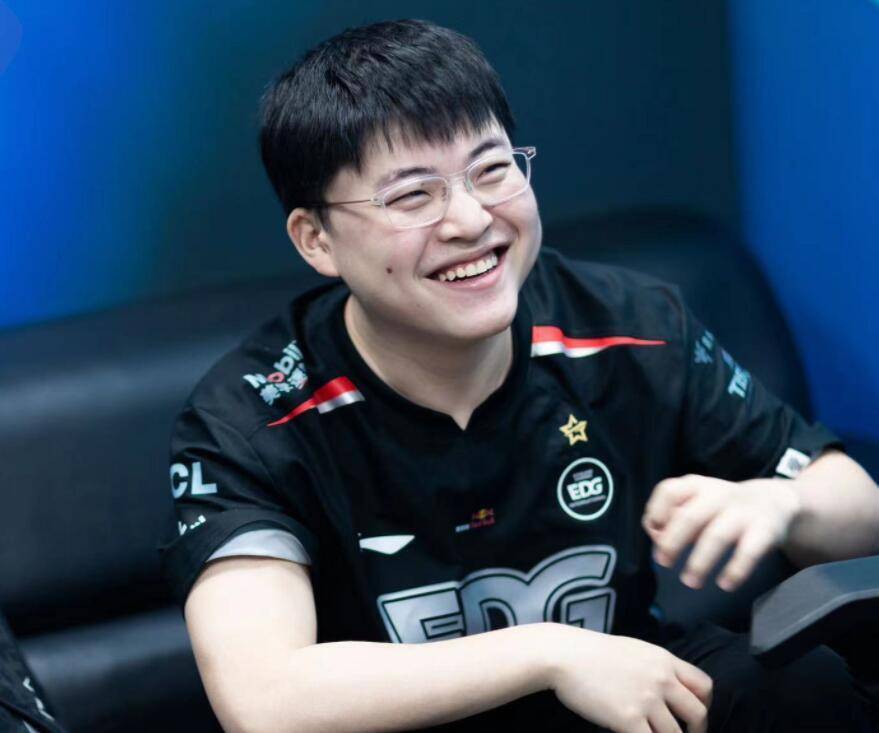 关于Uzi新星比分优势明显表现惊艳，SKT未来可期！的信息